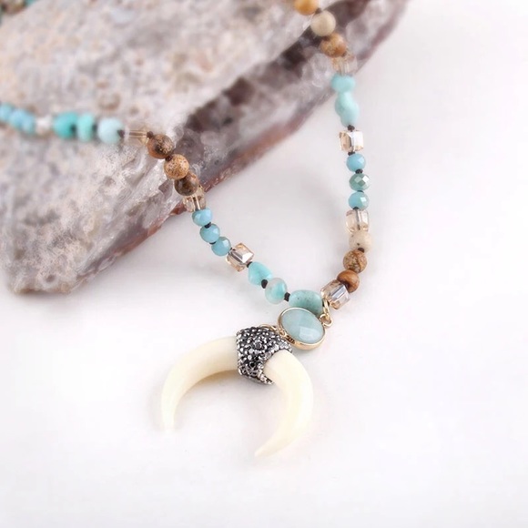 *LAST ONE* NEW IVORY Crescent Moon Boho Necklace - Picture 5 of 13